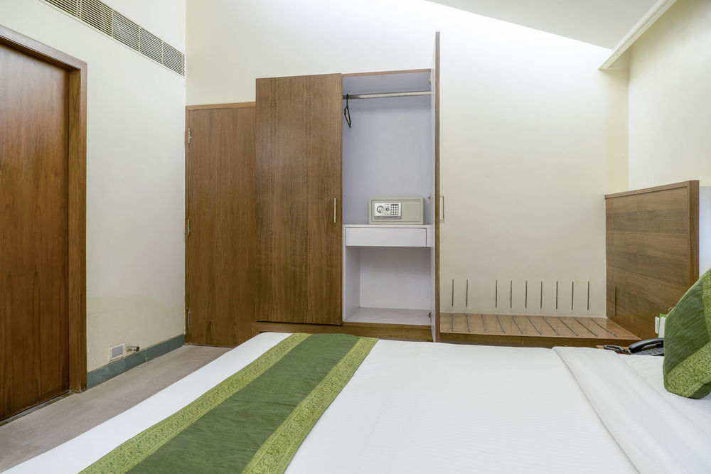 Mint Koregaon Park Next To Osho Ashram Pune Extérieur photo