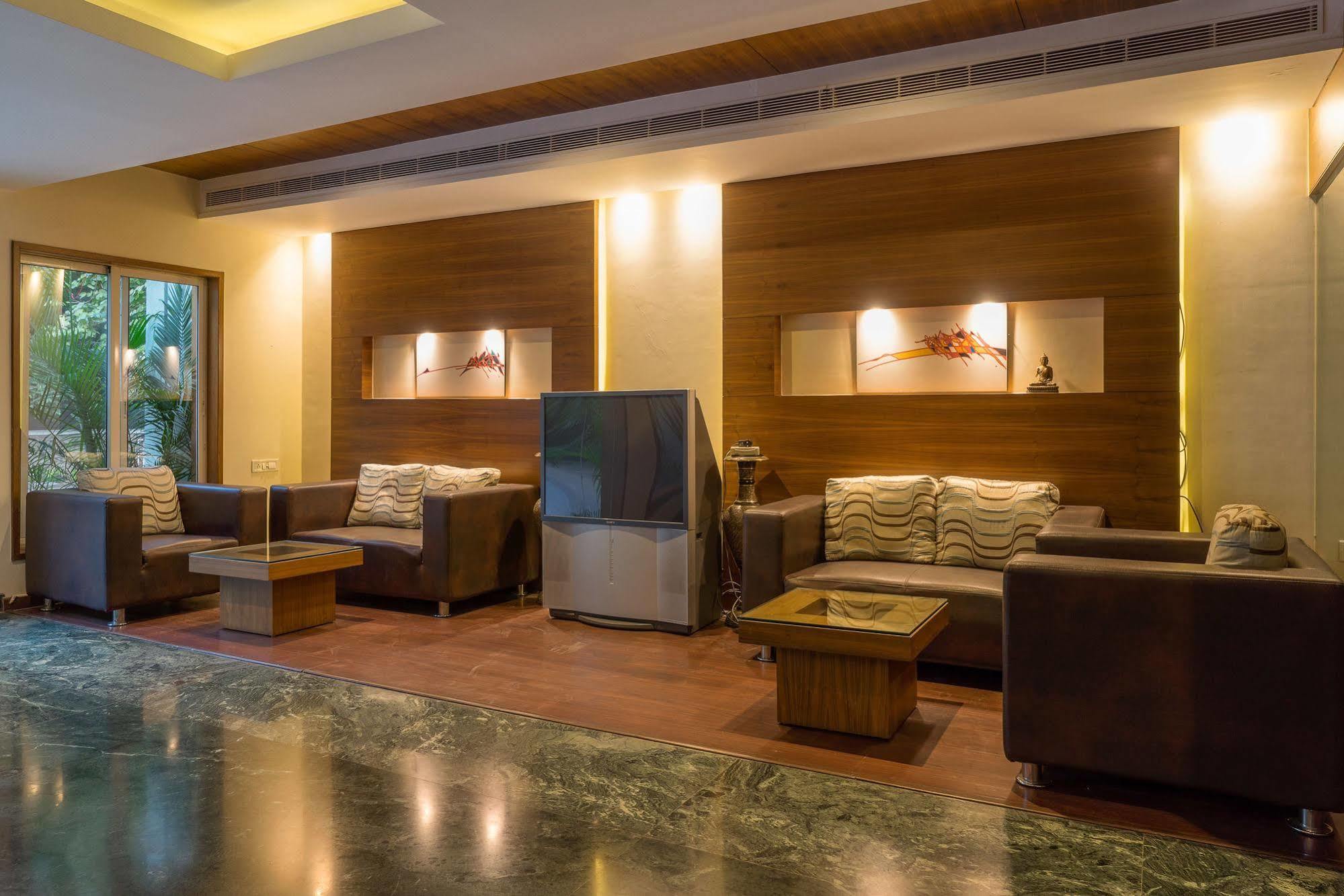 Mint Koregaon Park Next To Osho Ashram Pune Extérieur photo