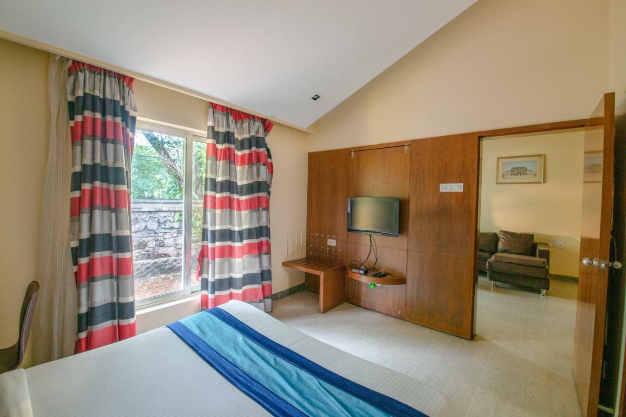 Mint Koregaon Park Next To Osho Ashram Pune Extérieur photo