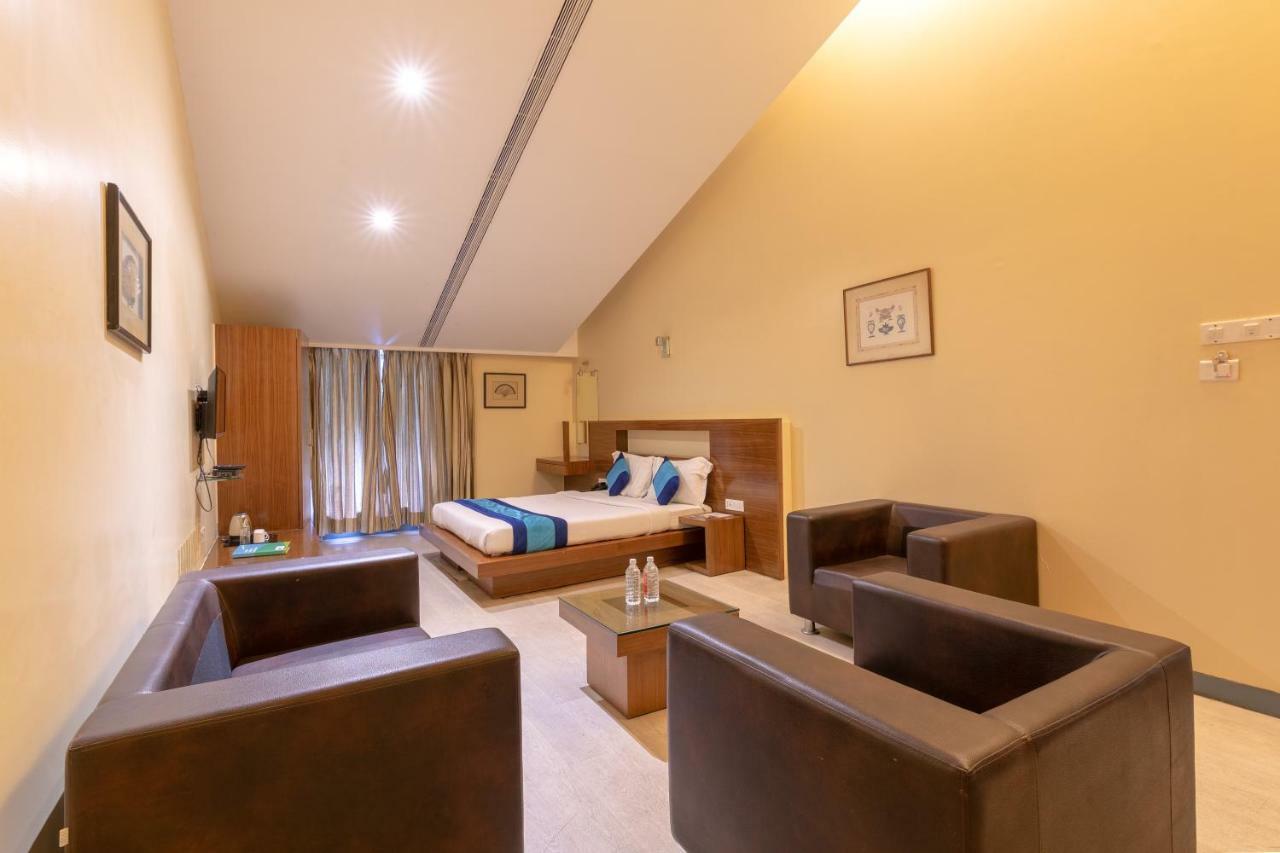 Mint Koregaon Park Next To Osho Ashram Pune Extérieur photo