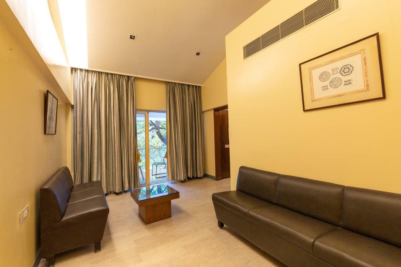 Mint Koregaon Park Next To Osho Ashram Pune Extérieur photo