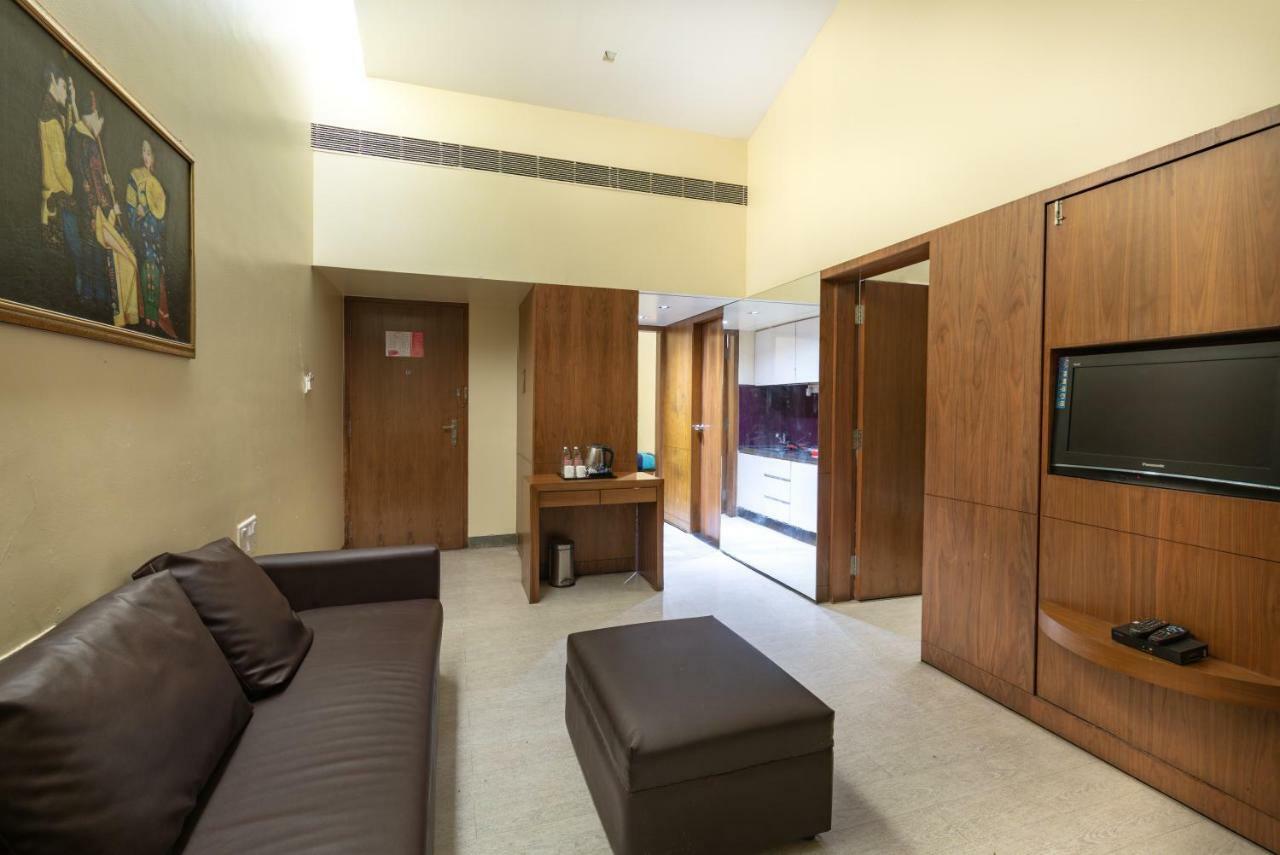 Mint Koregaon Park Next To Osho Ashram Pune Extérieur photo