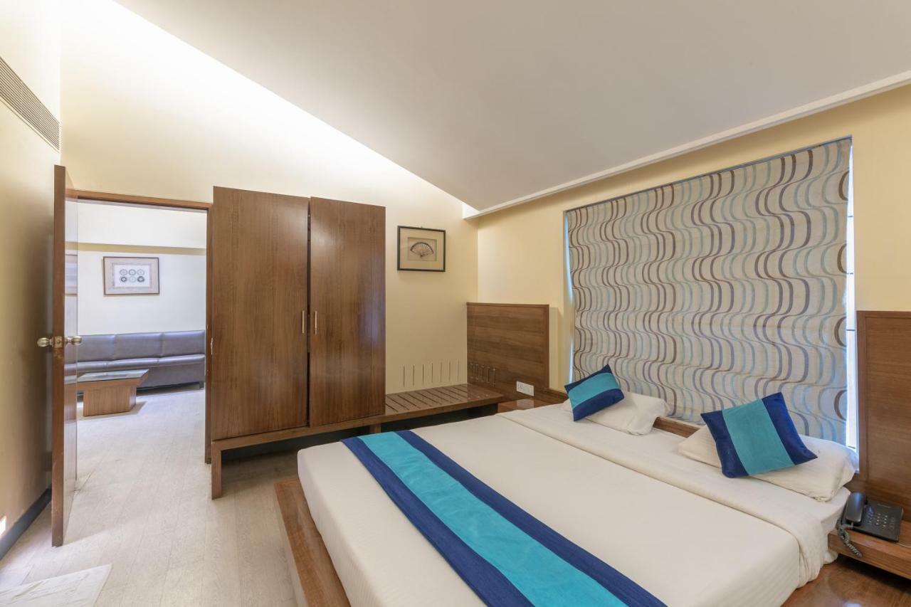 Mint Koregaon Park Next To Osho Ashram Pune Extérieur photo