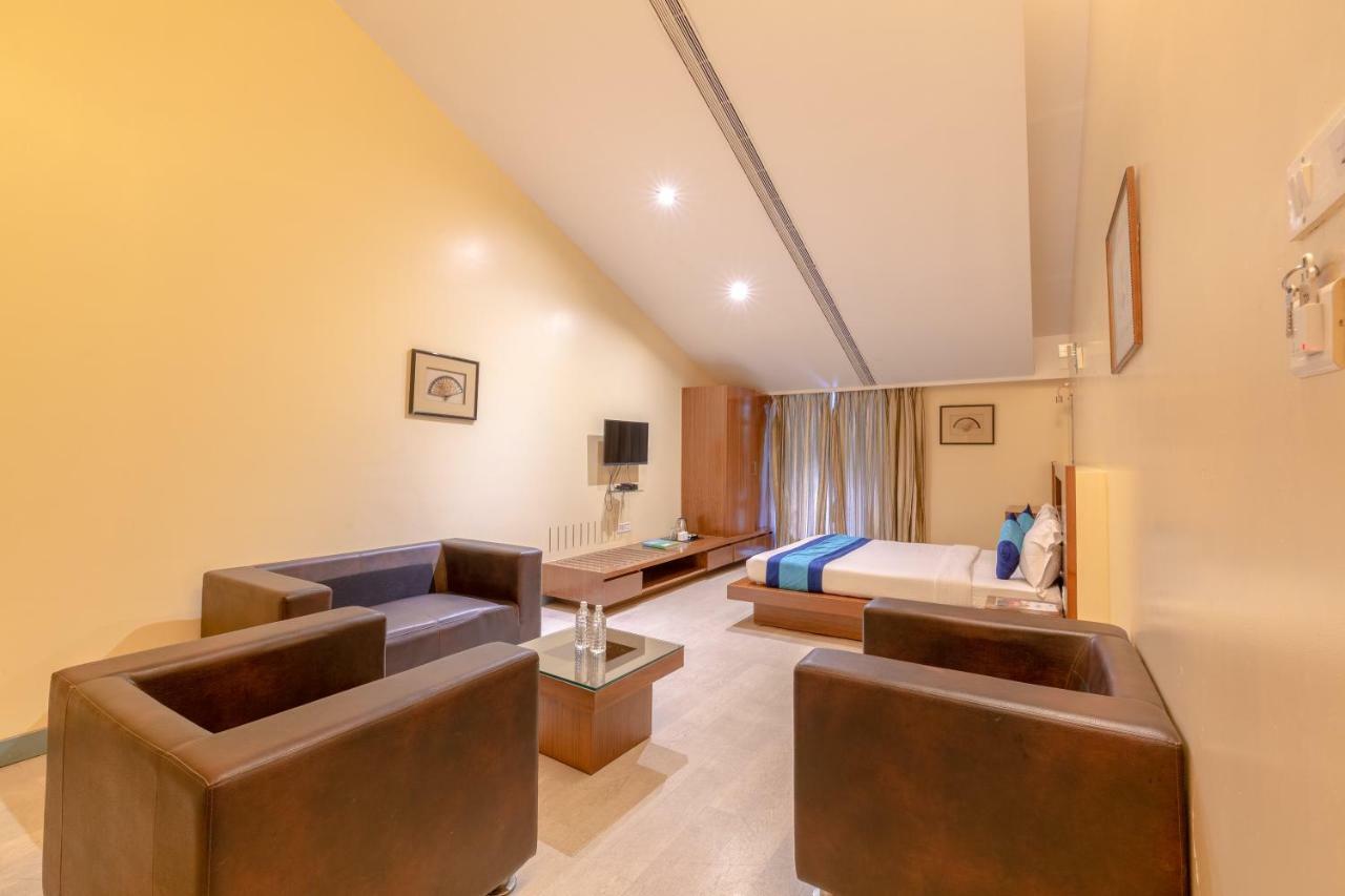 Mint Koregaon Park Next To Osho Ashram Pune Extérieur photo